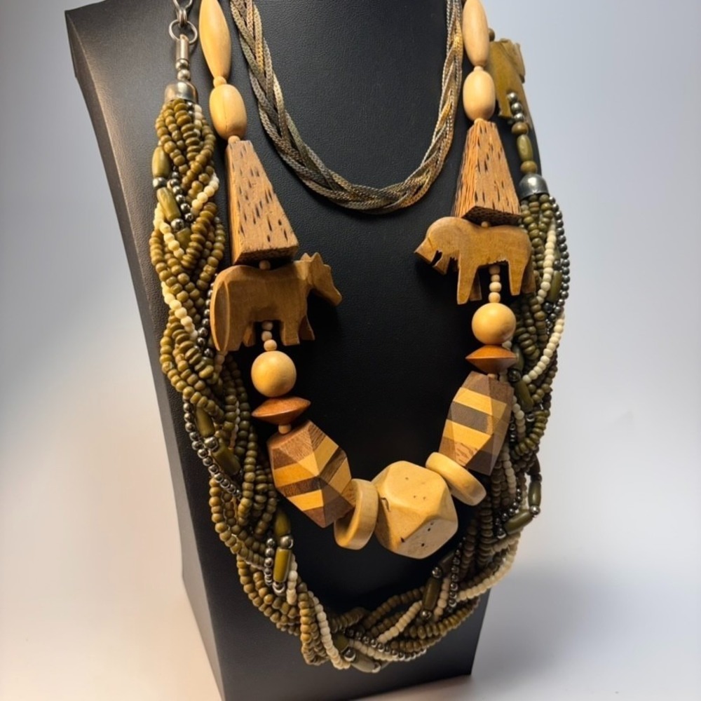 Chunky Vintage Necklace Wood Beads Seeds Carved Animals Boho Maximalist 1970s - Picture 2 of 16